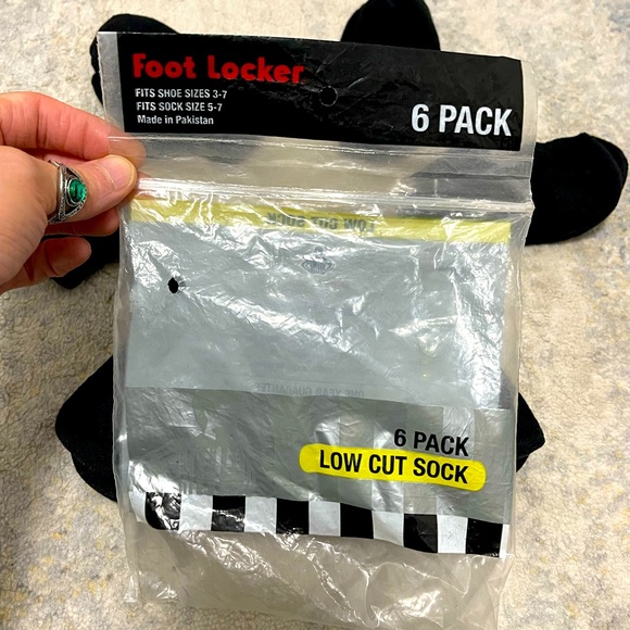 New In Bag 6-pair Baby Low Cut Socks In Black By Foot Locker 3-7 Months - Picture 4 of 7
